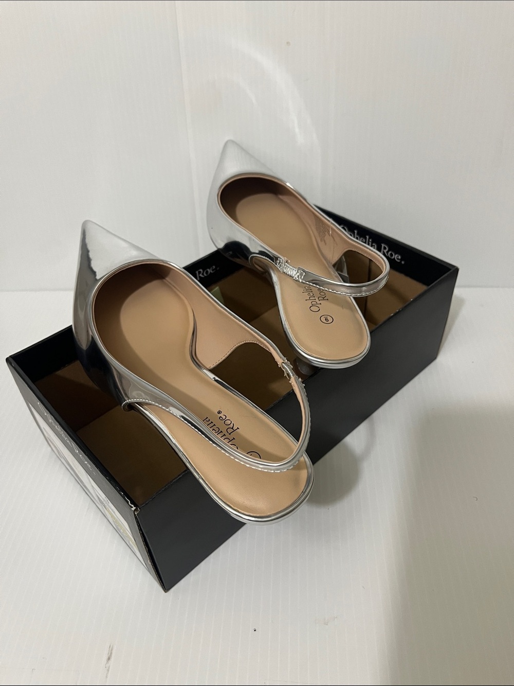 Silver Slingback Pointed-Toe Pumps for Women. - Picture 2 of 6